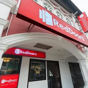 Reddoorz Near Marine Parade Singapore
